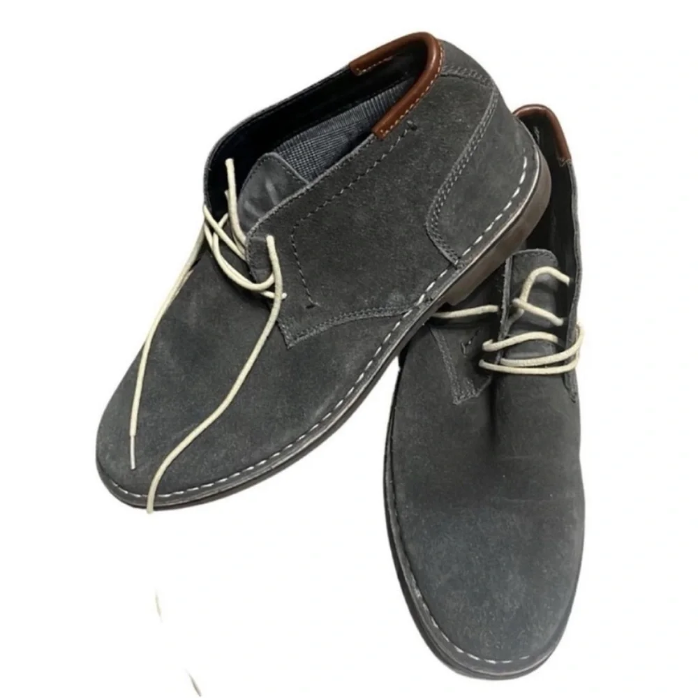 Men’s Kenneth Cole Leather Grey Suede Chukka Boot Color Desert Wind Size 9.5